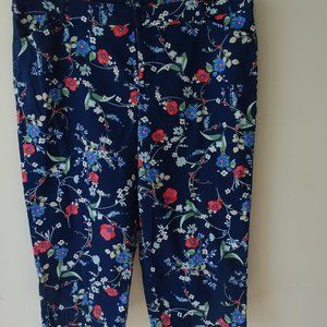 St. John's Bay Navy Floral 18" Secretly Slender Cotton Capris - Size 18W